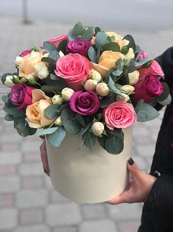 Цветочная композиция из Розы в шляпной коробке в Шустиково